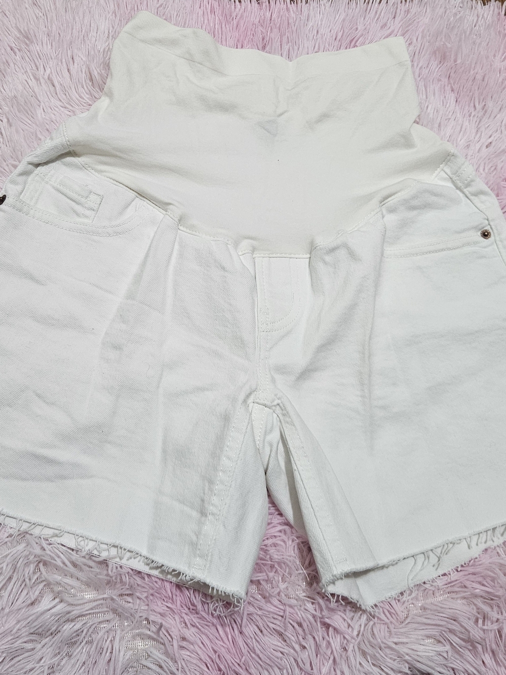 Old Navy White High-Waist Maternity Shorts